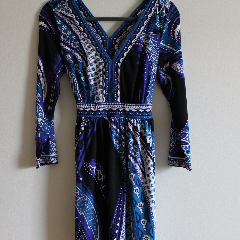 ECI New York black white and blue the dress